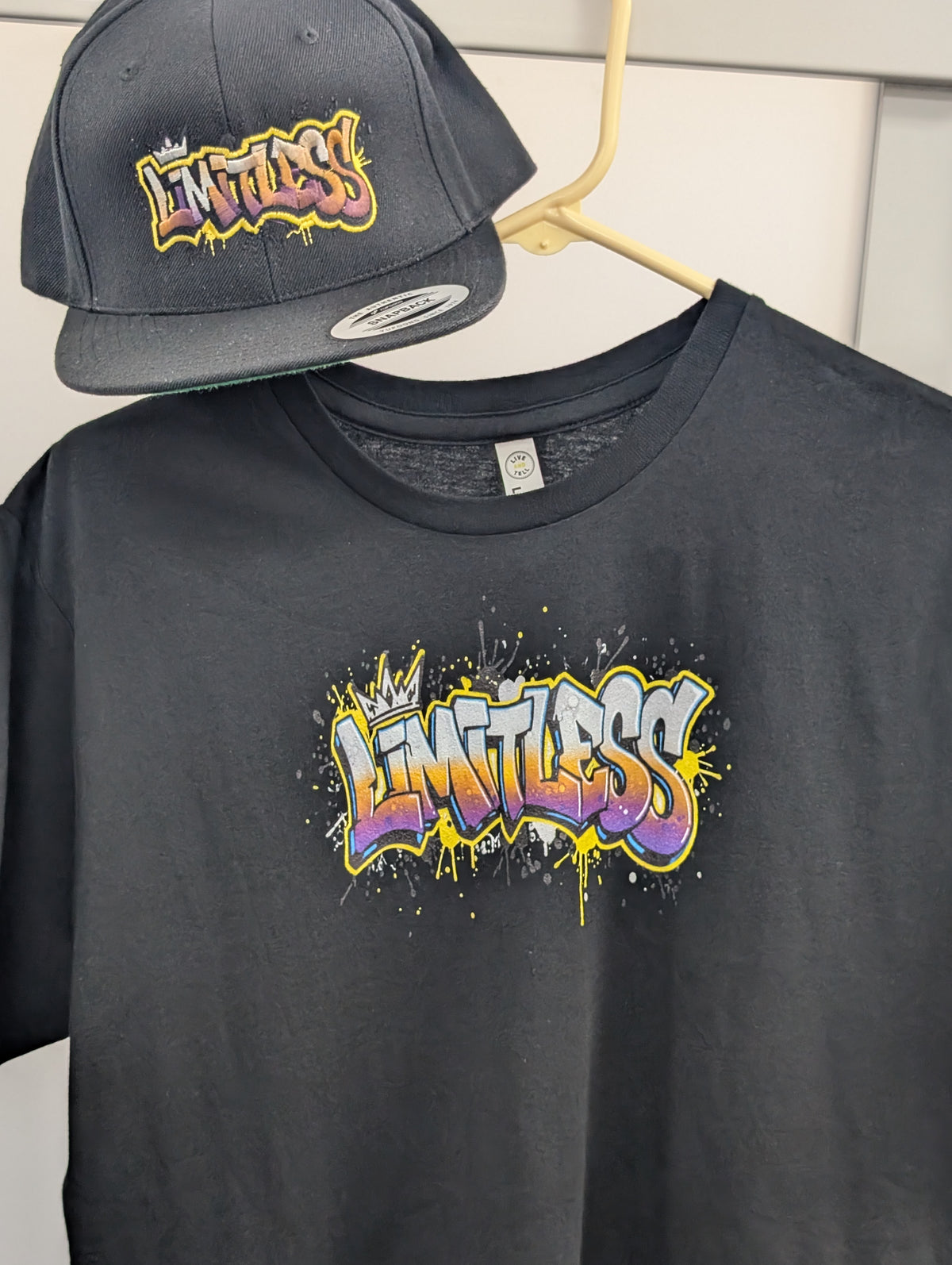 Graffiti tee limitless
