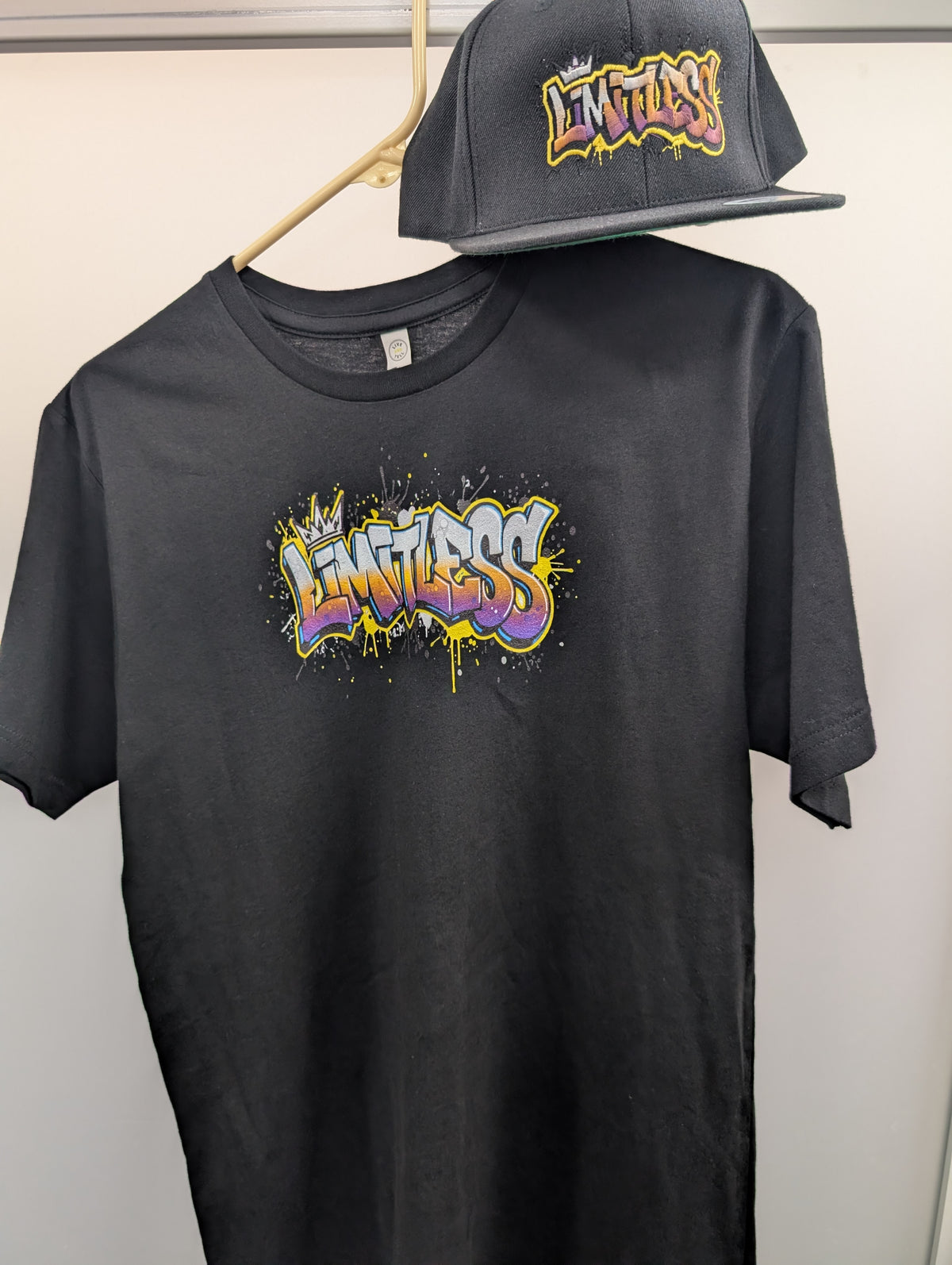 Graffiti tee limitless