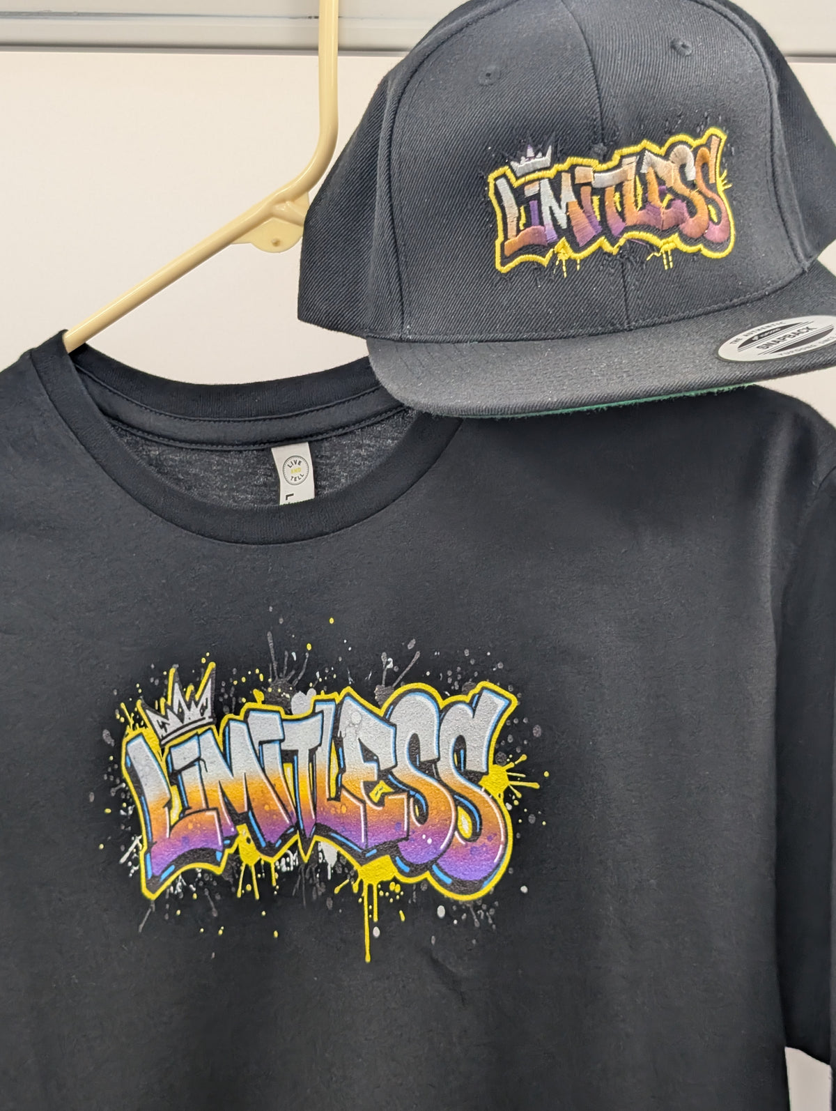 Graffiti tee limitless